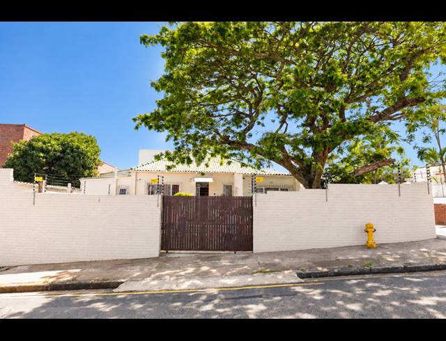 3 BEDROOM TOWNHOUSE FOR SALE IN ESSENWOOD